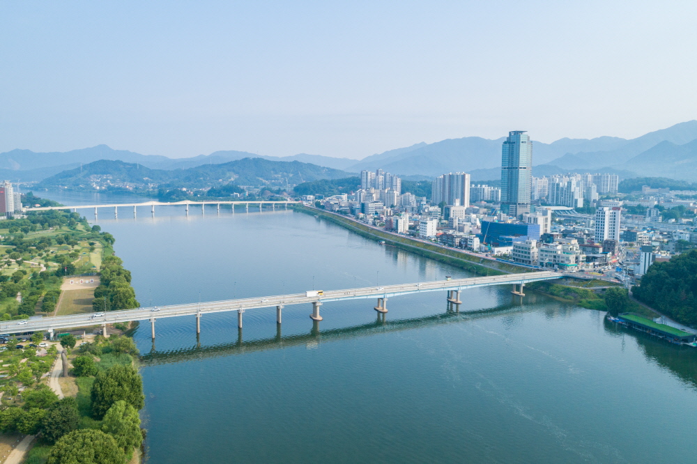 ���� ����